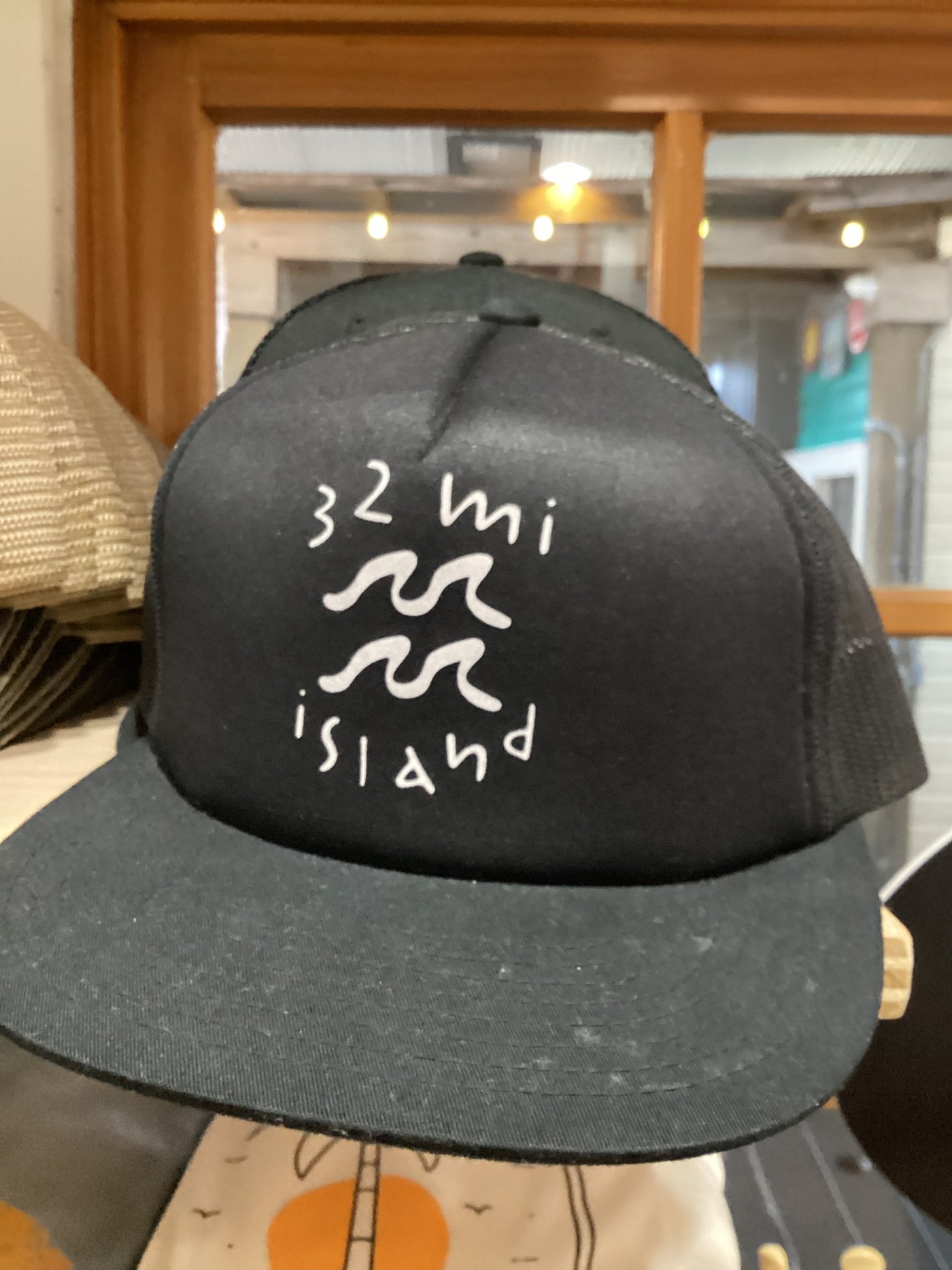 32 Mi Black Foam Wave Trucker Hat