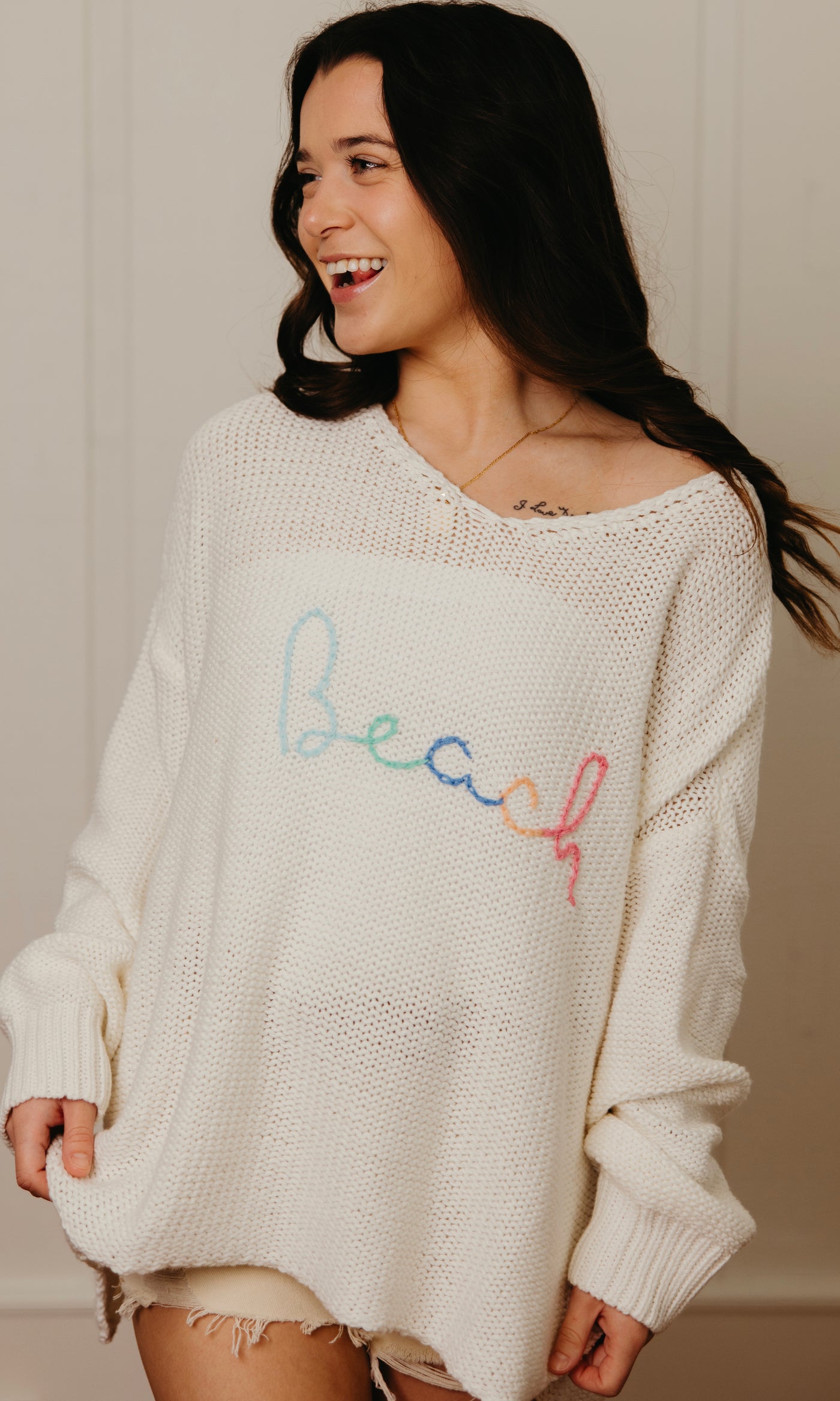 WHITE BEACH SWEATER