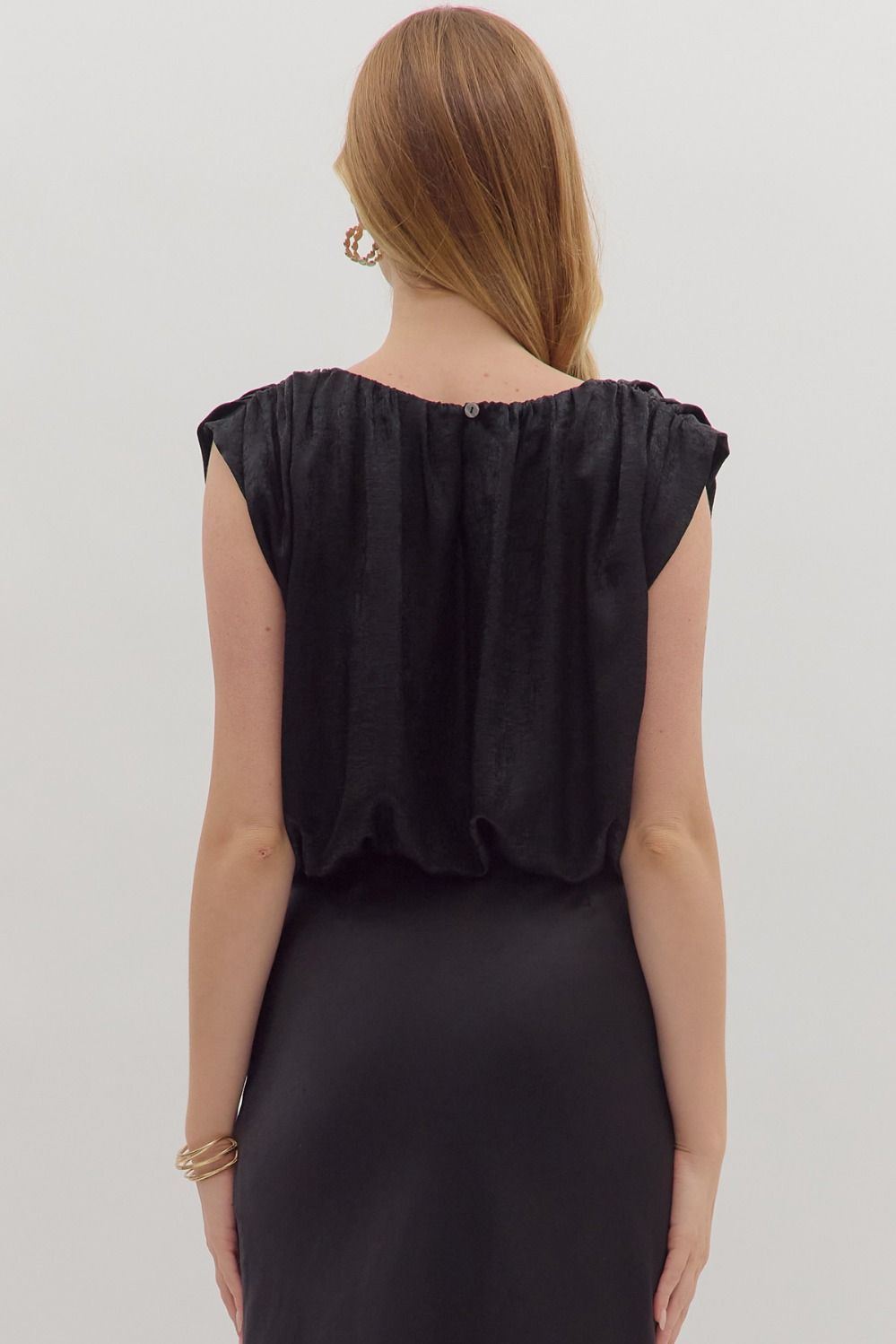 Black Sleeveless Round Neck Top