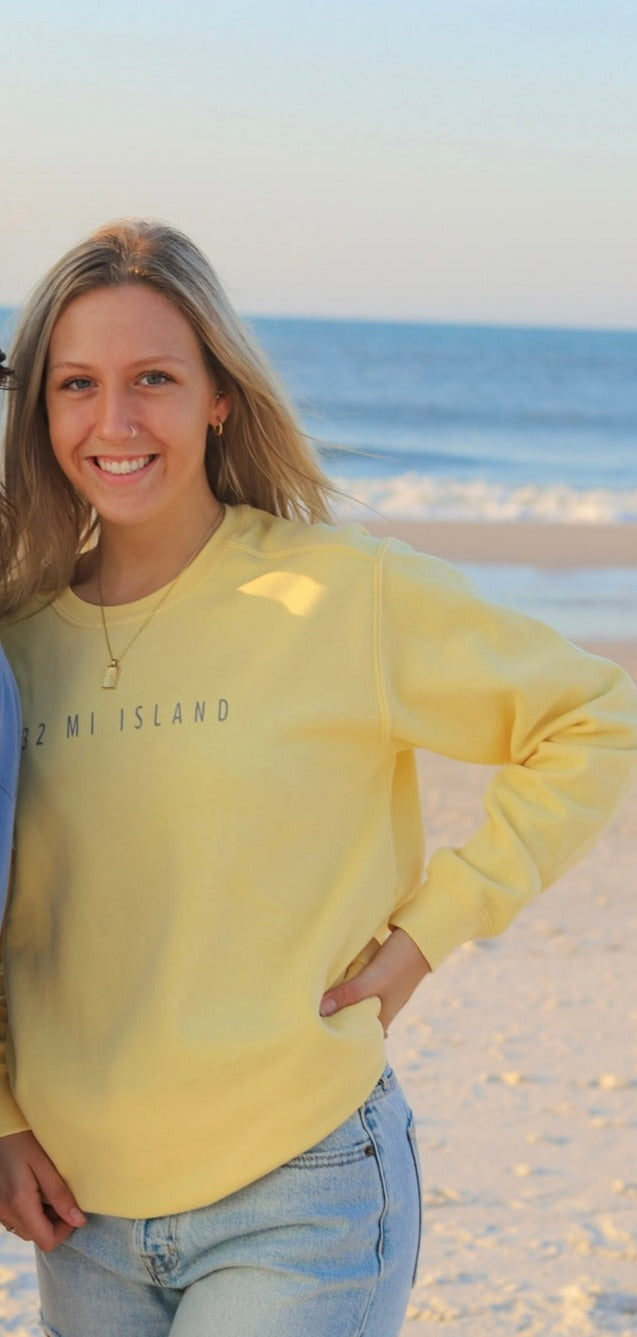 Butter Yellow Crewneck Pullover Linear 32 Mi Island Unisex